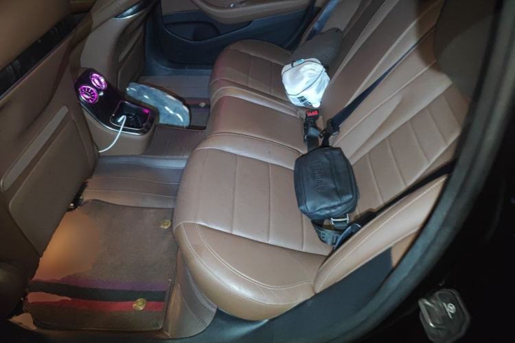 Used Mercedes-Benz E-Class New Energy 2021 E 350 e L Plug-in Hybrid Sports Sedan Left Rear Seat