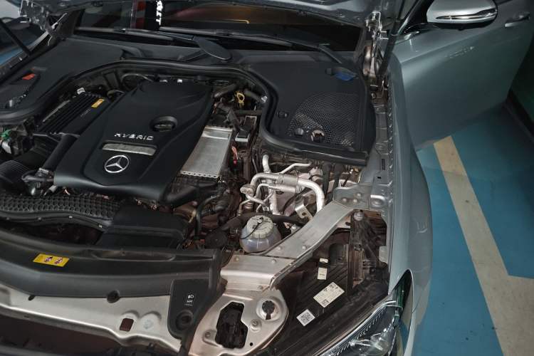 Used Mercedes-Benz E-Class New Energy 2021 E 350 e L Plug-in Hybrid Sedan Engine Bay Left
