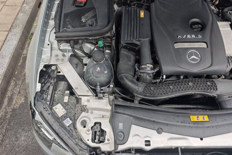 Used Mercedes-Benz E-Class New Energy 2021 E 350 e L Plug-in Hybrid Sedan Engine Bay Right