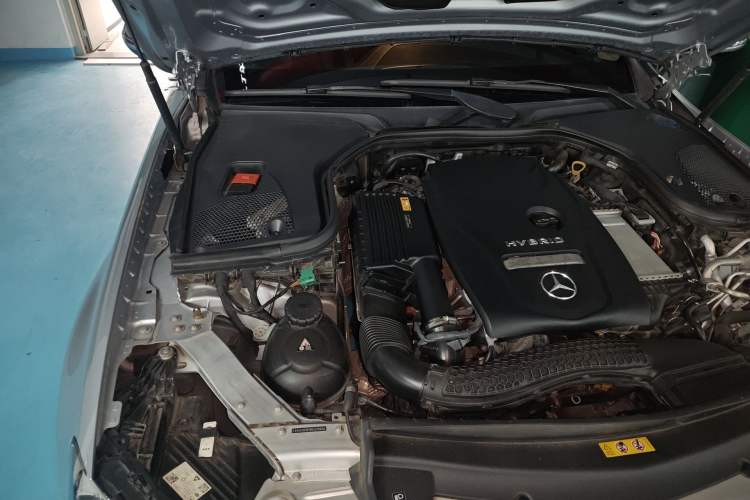 Used Mercedes-Benz E-Class New Energy 2021 E 350 e L Plug-in Hybrid Sedan Engine Bay Right