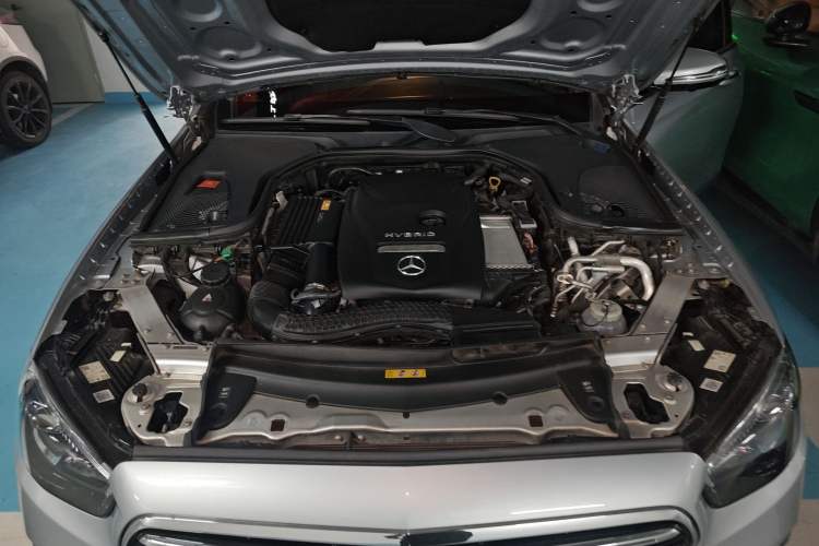 Used Mercedes-Benz E-Class New Energy 2021 E 350 e L Plug-in Hybrid Sedan Engine Bay