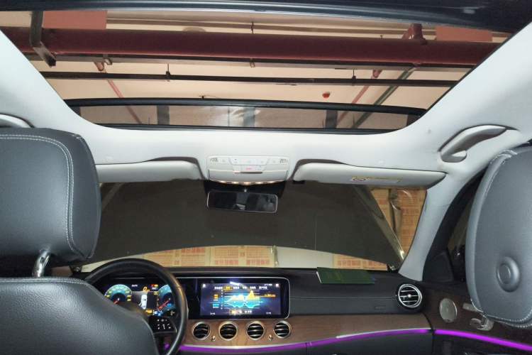 Used Mercedes-Benz E-Class New Energy 2021 E 350 e L Plug-in Hybrid Sedan Headliner