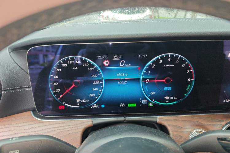 Used Mercedes-Benz E-Class New Energy 2021 E 350 e L Plug-in Hybrid Sedan Instrument Cluster