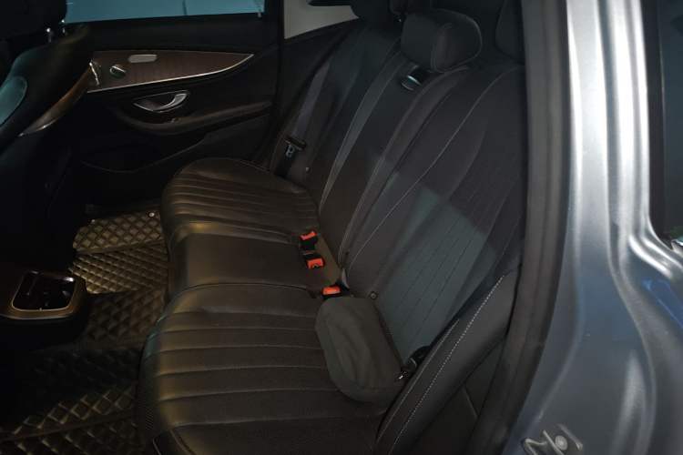 Used Mercedes-Benz E-Class New Energy 2021 E 350 e L Plug-in Hybrid Sedan Left Rear Seat