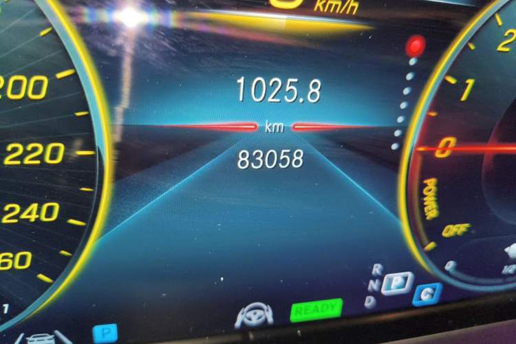 Used Mercedes-Benz E-Class New Energy 2021 E 350 e L Plug-in Hybrid Sedan Odometer Close Up