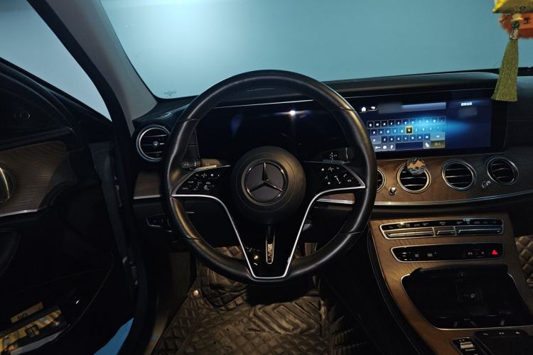 Used Mercedes-Benz E-Class New Energy 2021 E 350 e L Plug-in Hybrid Sedan Steering Wheel