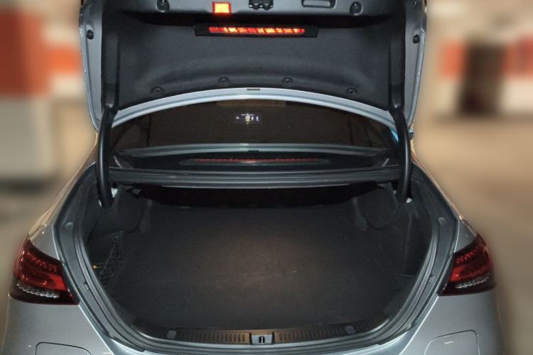 Used Mercedes-Benz E-Class New Energy 2021 E 350 e L Plug-in Hybrid Sedan Trunk