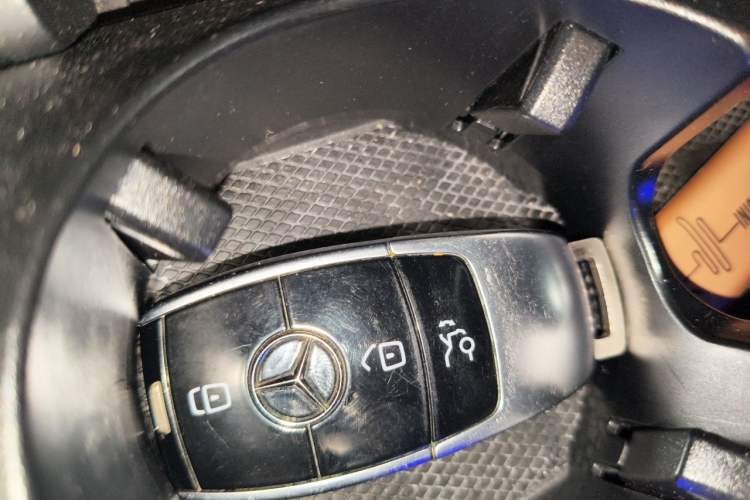 Used Mercedes-Benz E-Class New Energy 2021 E 350 e L Plug-in Hybrid Sedan Vehicle Key