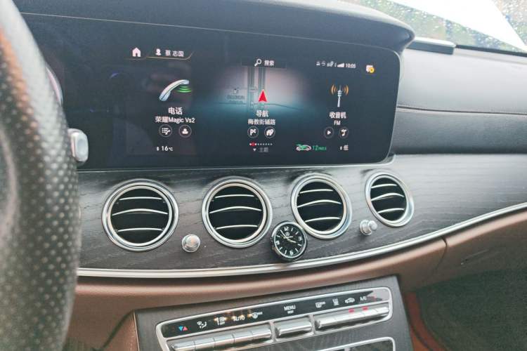 Used Mercedes-Benz E-Class New Energy 2021 E 350 e L Plug-in Hybrid Sports Sedan Audio And AC Panel