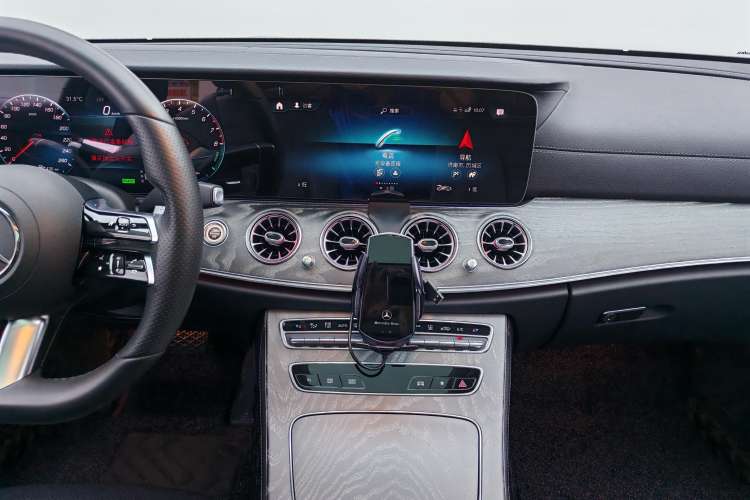 Used Mercedes-Benz E-Class New Energy 2021 E 350 e L Plug-in Hybrid Sedan Audio And AC Panel