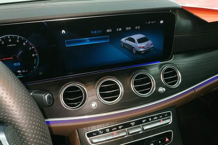 Used Mercedes-Benz E-Class New Energy 2021 E 350 e L Plug-in Hybrid Sports Sedan Audio And AC Panel