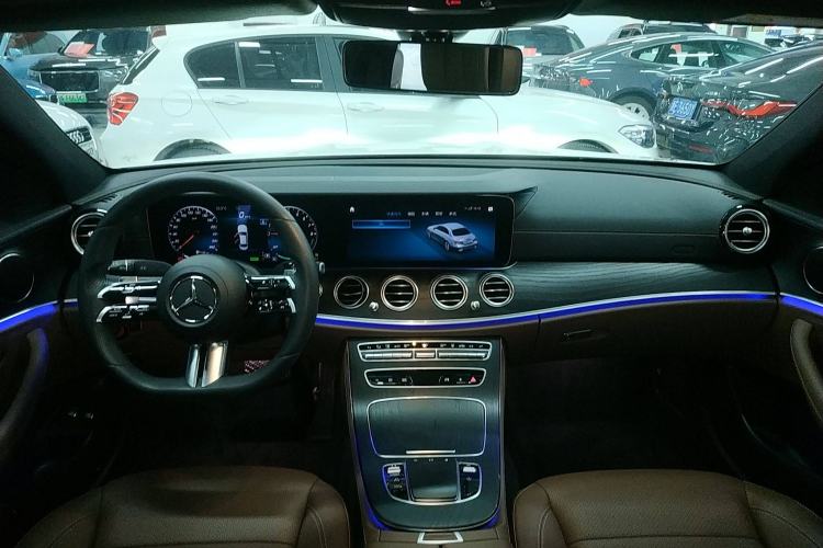Used Mercedes-Benz E-Class New Energy 2021 E 350 e L Plug-in Hybrid Sports Sedan Center Console