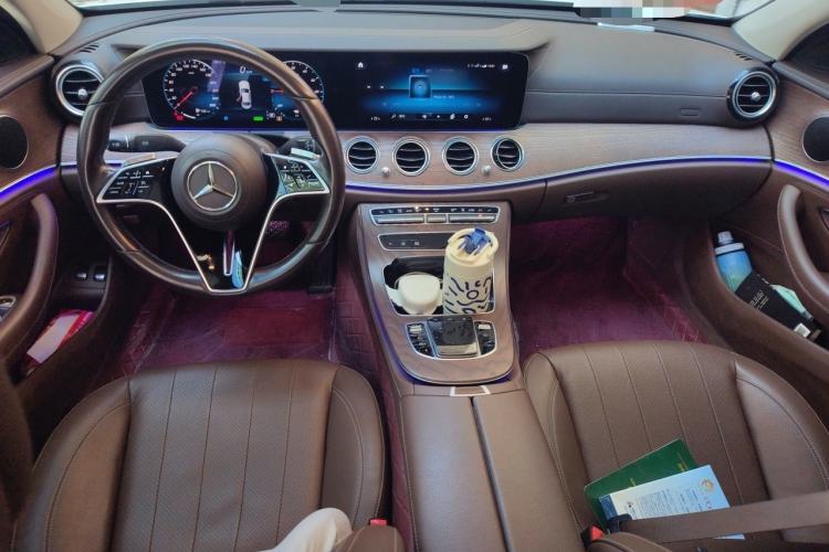 Used Mercedes-Benz E-Class New Energy 2021 E 350 e L Plug-in Hybrid Sedan Center Console