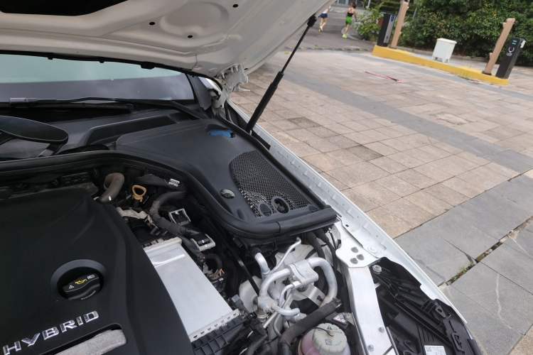 Used Mercedes-Benz E-Class New Energy 2021 E 350 e L Plug-in Hybrid Sports Sedan Engine Bay Left