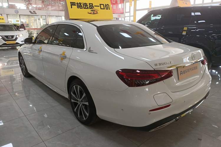 Used Mercedes-Benz E-Class New Energy 2021 E 350 e L Plug-in Hybrid Sports Sedan Exterior 3