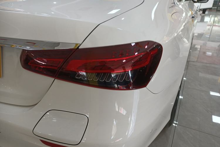 Used Mercedes-Benz E-Class New Energy 2021 E 350 e L Plug-in Hybrid Sports Sedan Exterior 6