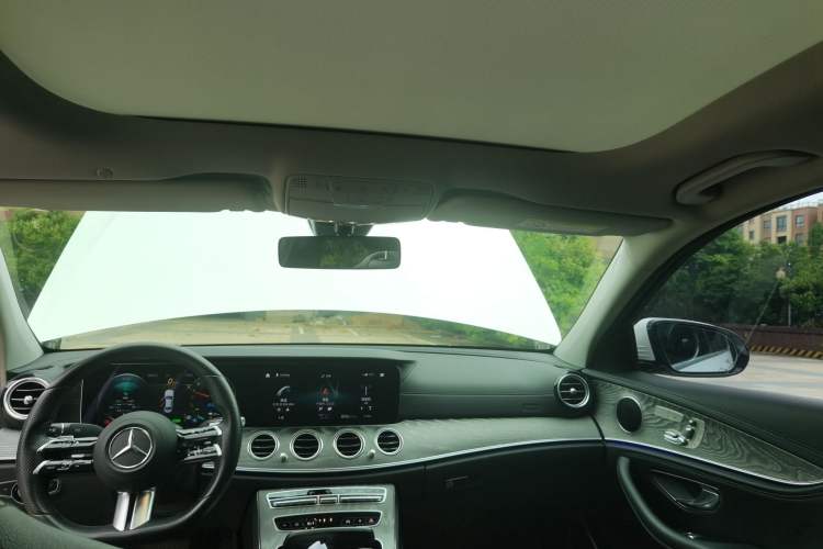 Used Mercedes-Benz E-Class New Energy 2021 E 350 e L Plug-in Hybrid Sports Sedan Headliner