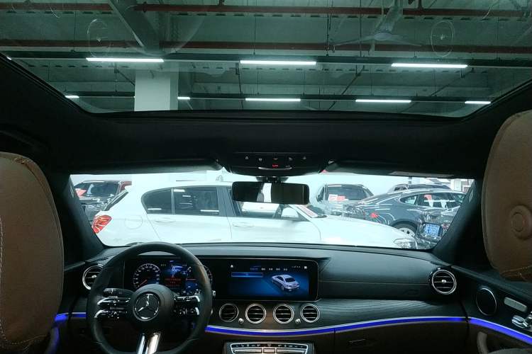 Used Mercedes-Benz E-Class New Energy 2021 E 350 e L Plug-in Hybrid Sports Sedan Headliner