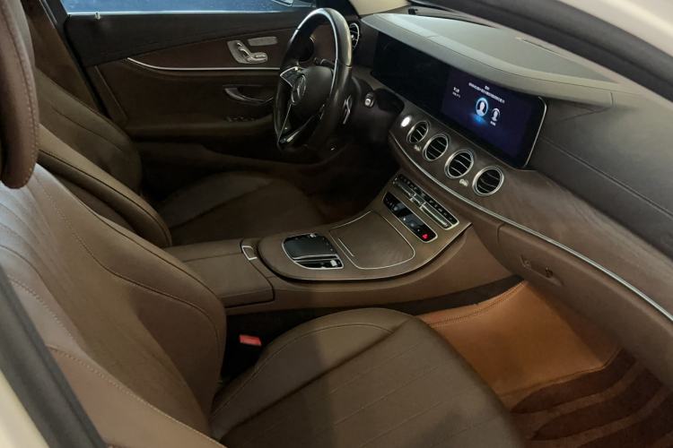 Used Mercedes-Benz E-Class New Energy 2021 E 350 e L Plug-in Hybrid Sedan Interior 5