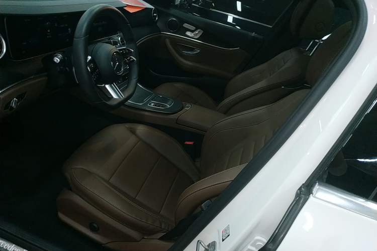 Used Mercedes-Benz E-Class New Energy 2021 E 350 e L Plug-in Hybrid Sports Sedan Left Front Seat
