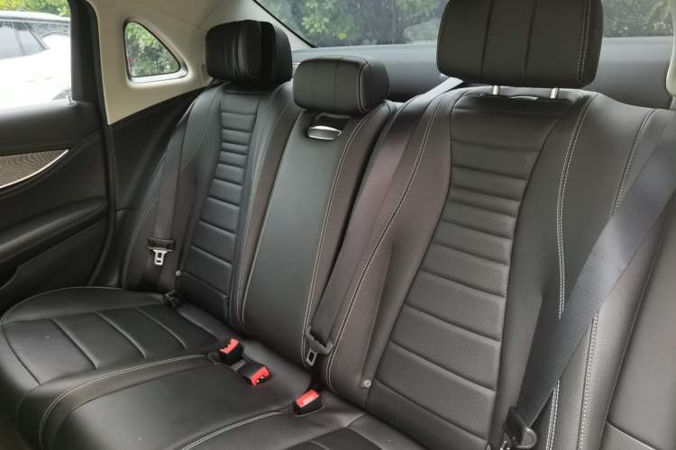 Used Mercedes-Benz E-Class New Energy 2021 E 350 e L Plug-in Hybrid Sports Sedan Left Rear Seat