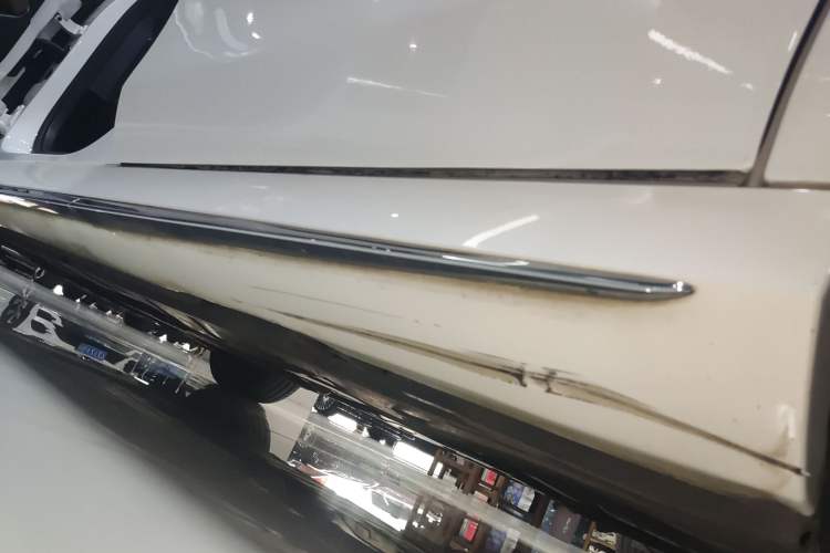 Used Mercedes-Benz E-Class New Energy 2021 E 350 e L Plug-in Hybrid Sports Sedan Left Side Sill