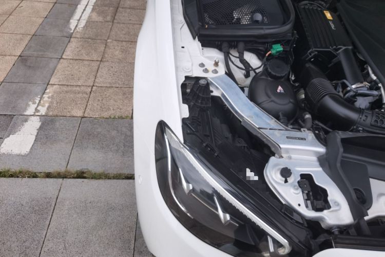 Used Mercedes-Benz E-Class New Energy 2021 E 350 e L Plug-in Hybrid Sports Sedan Right Front Headlight