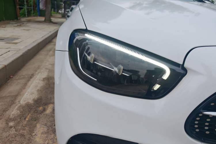 Used Mercedes-Benz E-Class New Energy 2021 E 350 e L Plug-in Hybrid Sports Sedan Right Front Headlight