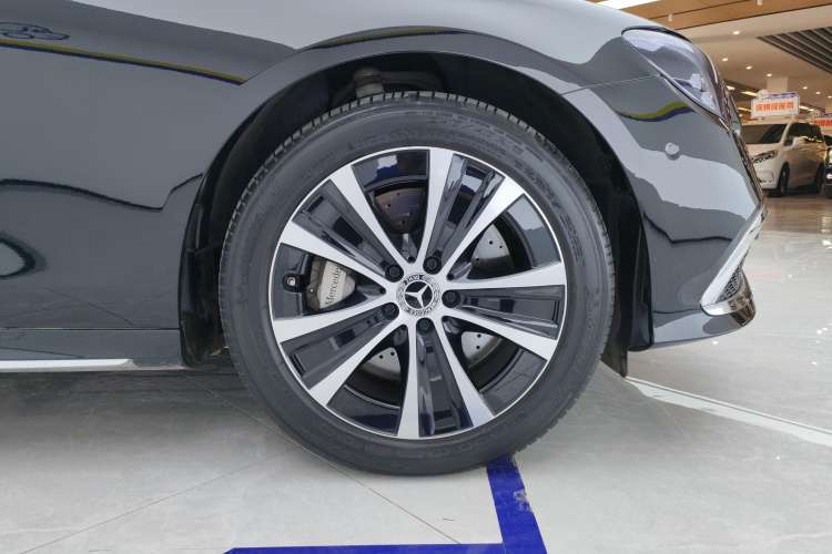 Used Mercedes-Benz E-Class New Energy 2021 E 350 e L Plug-in Hybrid Sedan Right Front Wheel Hub