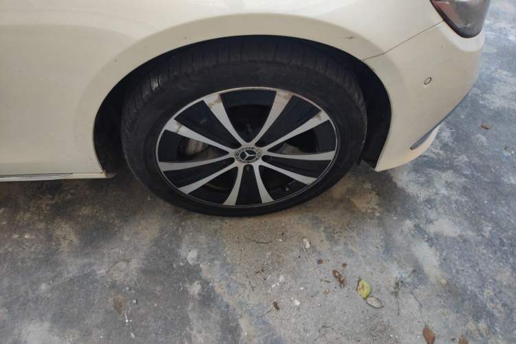 Used Mercedes-Benz E-Class New Energy 2021 E 350 e L Plug-in Hybrid Sedan Right Front Wheel Hub