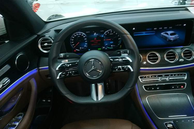 Used Mercedes-Benz E-Class New Energy 2021 E 350 e L Plug-in Hybrid Sports Sedan Steering Wheel