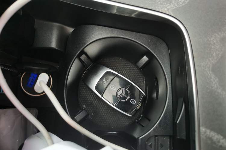 Used Mercedes-Benz E-Class New Energy 2021 E 350 e L Plug-in Hybrid Sports Sedan Vehicle Key