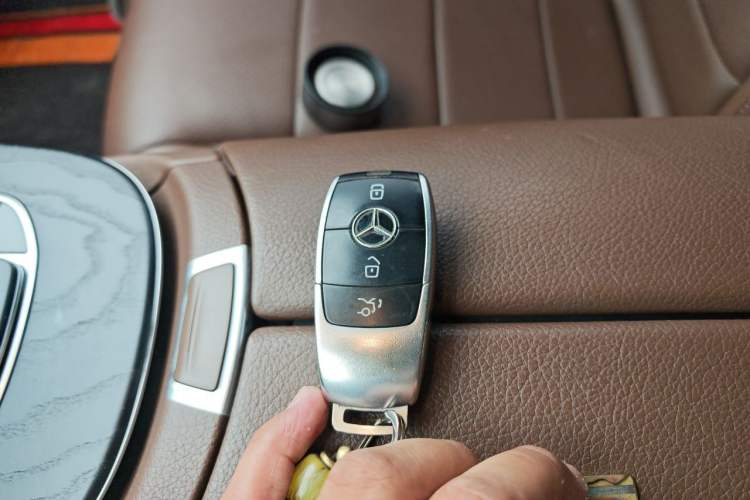 Used Mercedes-Benz E-Class New Energy 2021 E 350 e L Plug-in Hybrid Sports Sedan Vehicle Key