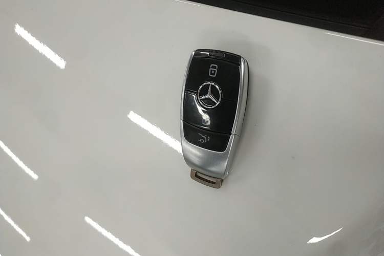 Used Mercedes-Benz E-Class New Energy 2021 E 350 e L Plug-in Hybrid Sports Sedan Vehicle Key