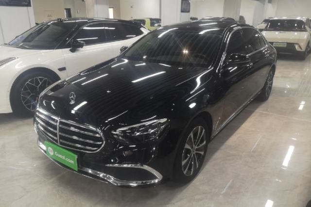 Ojetý Mercedes-Benz E-Class New Energy 2022 Second Facelift E 350 e L Plug-in Hybrid Sedan