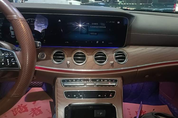 Used Mercedes-Benz E-Class New Energy 2022 Restyled E 350 e L Plug-in Hybrid Sports Sedan Audio And AC Panel