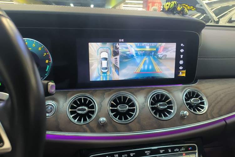 Used Mercedes-Benz E-Class New Energy 2022 Restyled E 350 e L Plug-in Hybrid Sedan Audio And AC Panel