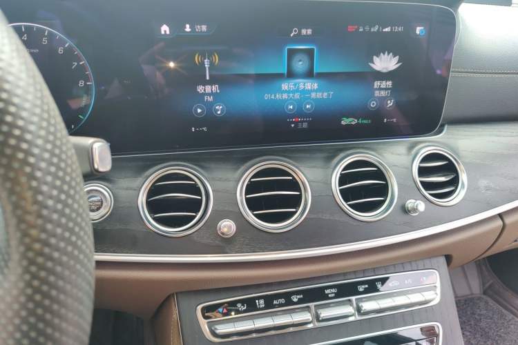 Used Mercedes-Benz E-Class New Energy 2022 Second Facelift E 350 e L Plug-in Hybrid Sports Sedan Audio And AC Panel
