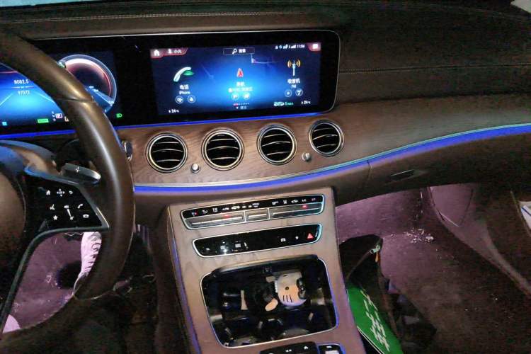 Used Mercedes-Benz E-Class New Energy 2022 Facelift E 350 e L Plug-in Hybrid Sedan Audio And AC Panel