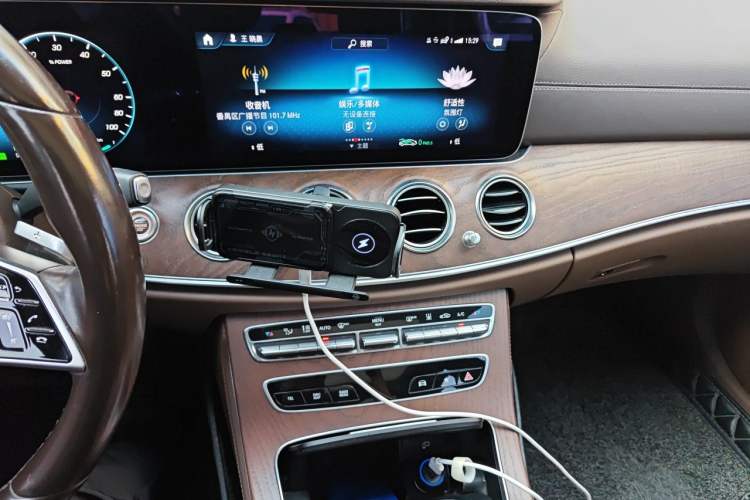 Used Mercedes-Benz E-Class New Energy 2022 Restyled E 350 e L Plug-in Hybrid Sedan Audio And AC Panel