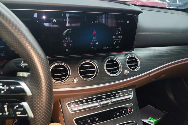 Used Mercedes-Benz E-Class New Energy 2022 Second Facelift E 350 e L Plug-in Hybrid Sports Sedan Audio And AC Panel