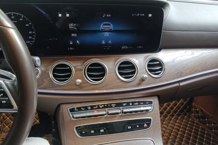 Used Mercedes-Benz E-Class New Energy 2022 Restyled E 350 e L Plug-in Hybrid Sedan Audio And AC Panel