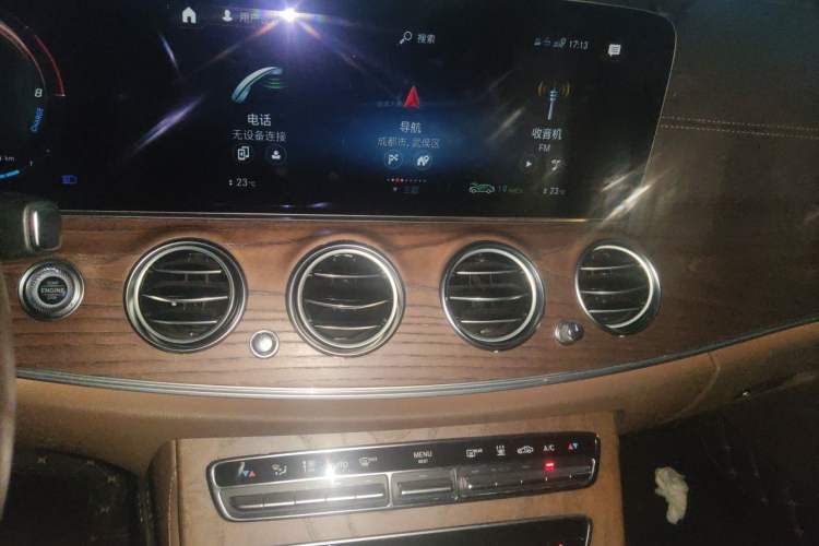 Used Mercedes-Benz E-Class New Energy 2022 Second Facelift E 350 e L Plug-in Hybrid Sedan Audio And AC Panel