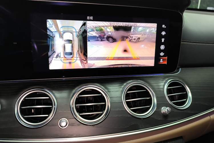 Used Mercedes-Benz E-Class New Energy 2022 E 350 e L Plug-in Hybrid Sports Sedan Audio And AC Panel