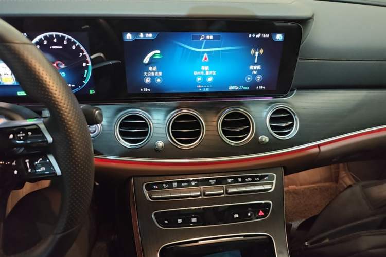 Used Mercedes-Benz E-Class New Energy 2022 Restyled E 350 e L Plug-in Hybrid Sports Sedan Audio And AC Panel