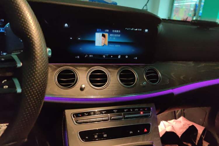 Used Mercedes-Benz E-Class New Energy 2022 E 350 e L Plug-in Hybrid Sports Sedan Audio And AC Panel
