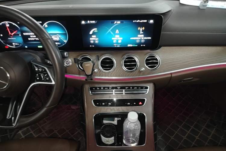 Used Mercedes-Benz E-Class New Energy 2022 Second Facelift E 350 e L Plug-in Hybrid Sedan Audio And AC Panel