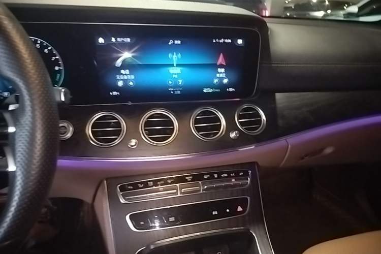 Used Mercedes-Benz E-Class New Energy 2022 Restyled E 350 e L Plug-in Hybrid Sports Sedan Audio And AC Panel