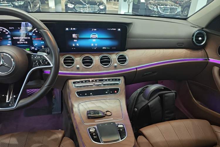 Used Mercedes-Benz E-Class New Energy 2022 Second Facelift E 350 e L Plug-in Hybrid Sedan Audio And AC Panel