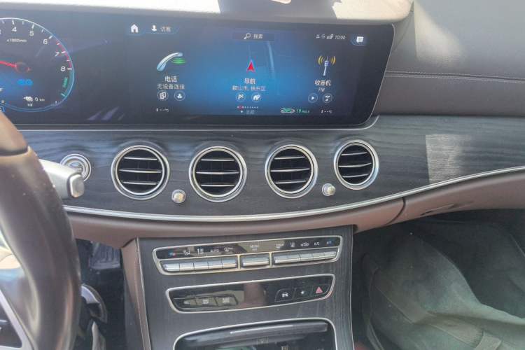 Used Mercedes-Benz E-Class New Energy 2022 Facelift E 350 e L Plug-in Hybrid Sedan Audio And AC Panel